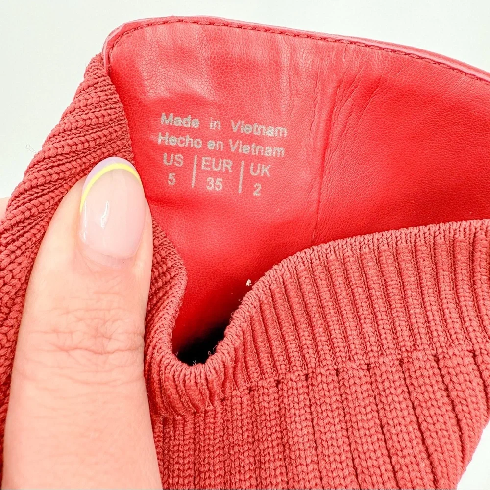 Aldo Red Heeled Boots Sleek Modern Design - Picture 6 of 6